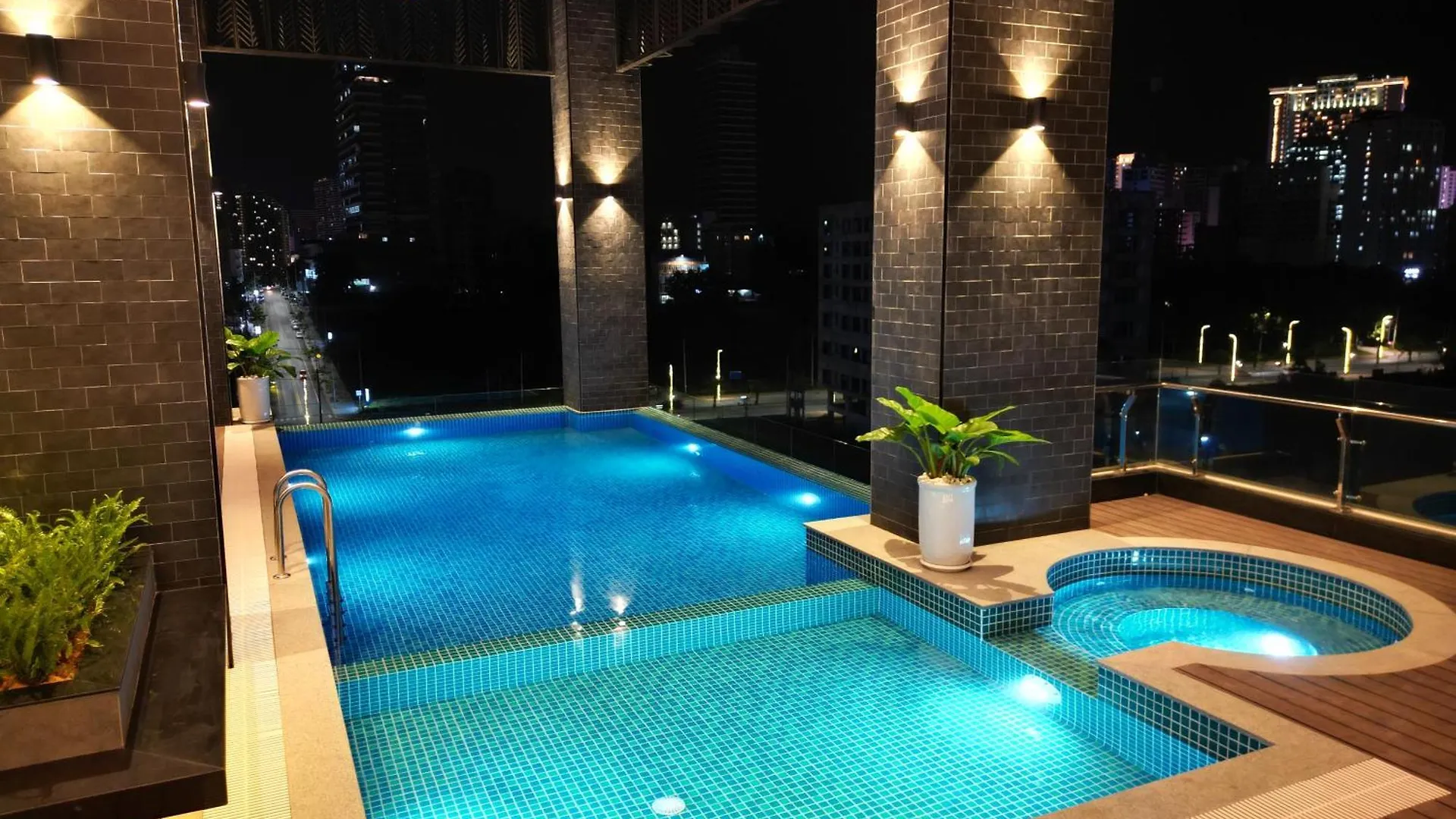 Grand La Vogue Hotel And Casino 시아누크빌